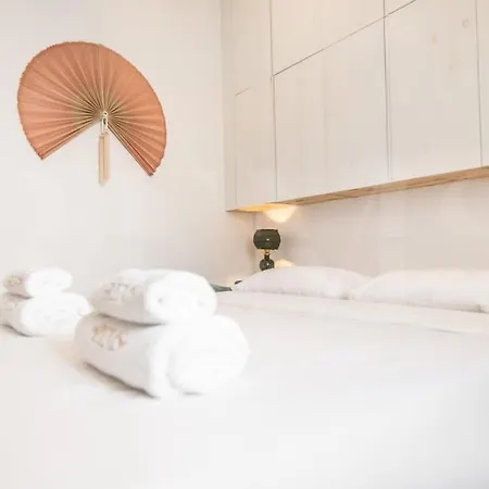 Charming House With Rooftop Terrace By Rems Holiday home *