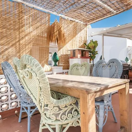 Charming House With Rooftop Terrace By Rems Holiday home